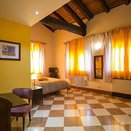 Residenza Bianconcini Oda ve Kahvaltı 2*